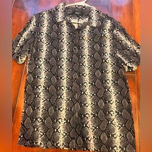 Fashion Nova Snake Print Viscose lightweighth shirt
